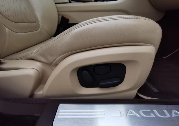 Jaguar XF cena 79900 przebieg: 125000, rok produkcji 2015 z Rzeszów małe 277
